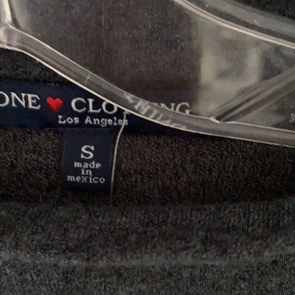 🌷. NWT ONE ❤️ CLOTHING holiday Christmas HOHOHO snowflake foil soft tee S - Picture 2 of 4